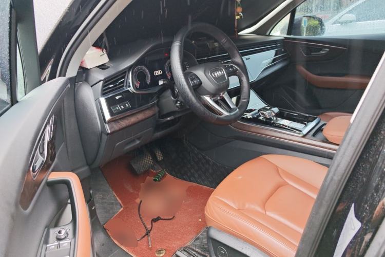 Used Audi Q7 2020 55 TFSI quattro S line sports model Driver Seat