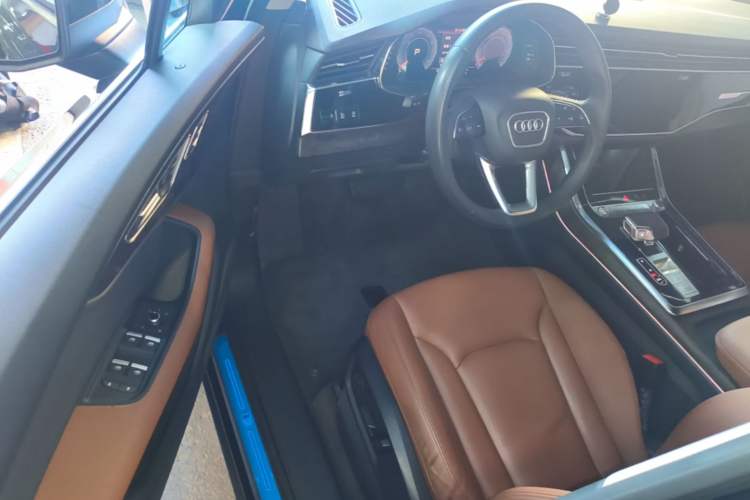 Used Audi Q7 2020 55 TFSI quattro S line sports model Driver Seat