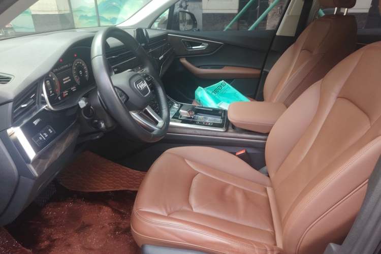 Used Audi Q7 2020 55 TFSI quattro S line sports model Driver Seat