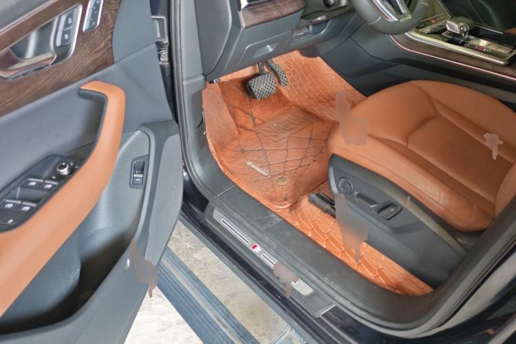 Used Audi Q7 2020 55 TFSI quattro S line sports model Driver Seat