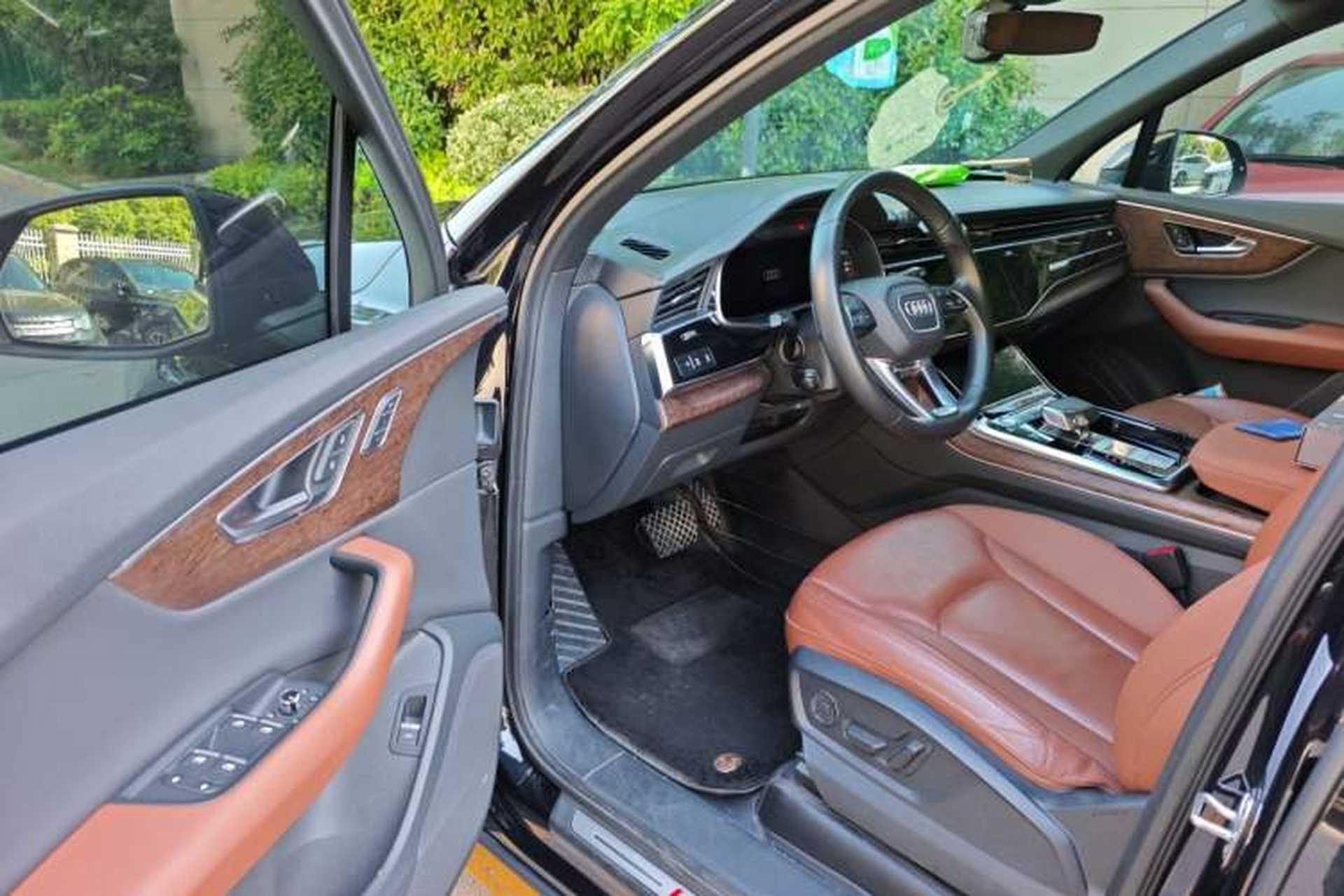 Used Audi Q7 2020 55 TFSI quattro S line sports model Driver Seat
