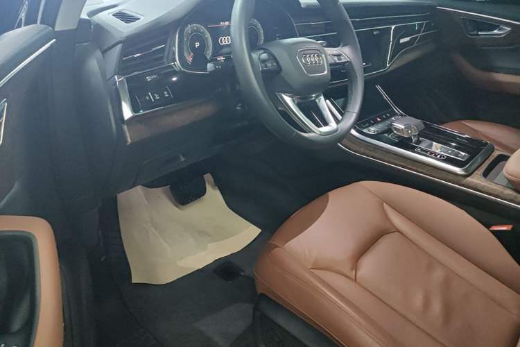 Used Audi Q7 2020 55 TFSI quattro S line sports model Driver Seat