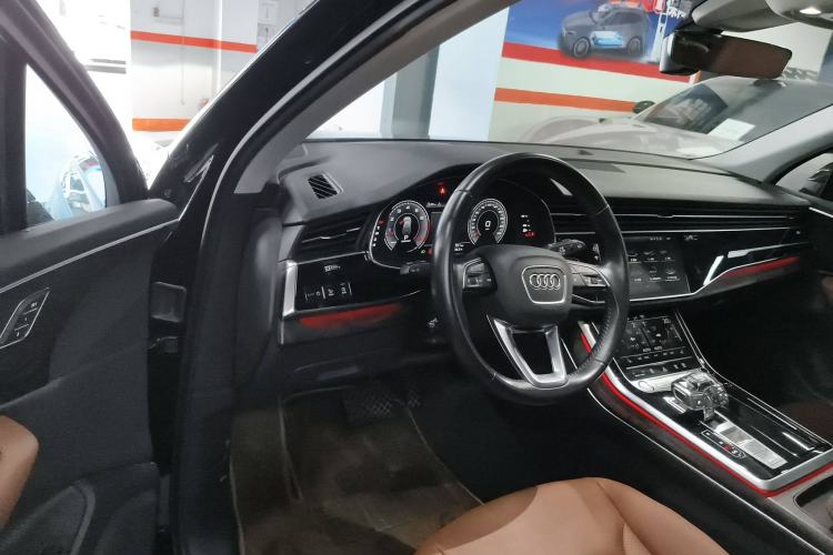 Used Audi Q7 2020 55 TFSI quattro S line sports model Driver Seat