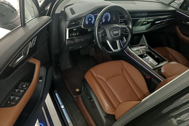 Used Audi Q7 2020 55 TFSI quattro S line sports model Driver Seat