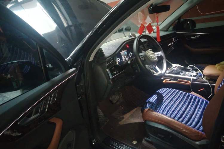 Used Audi Q7 2020 55 TFSI quattro S line sports model Driver Seat