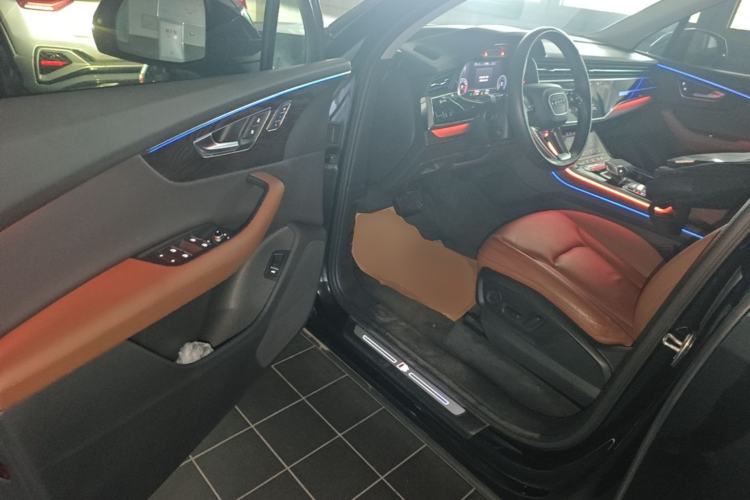 Used Audi Q7 2020 55 TFSI quattro S line sports model Driver Seat