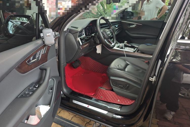 Used Audi Q7 2020 55 TFSI quattro S line sports model Driver Seat