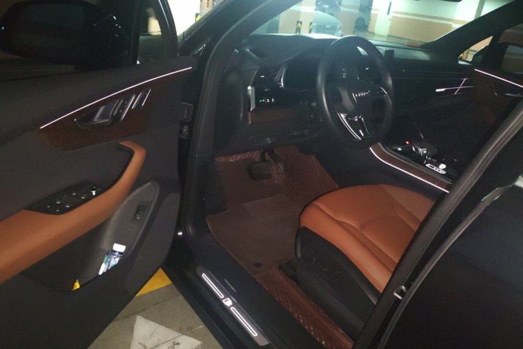 Used Audi Q7 2020 45 TFSI quattro Exclusive Edition Driver Seat