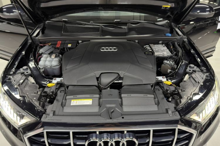 Used Audi Q7 2020 55 TFSI quattro S line sports model Engine Bay