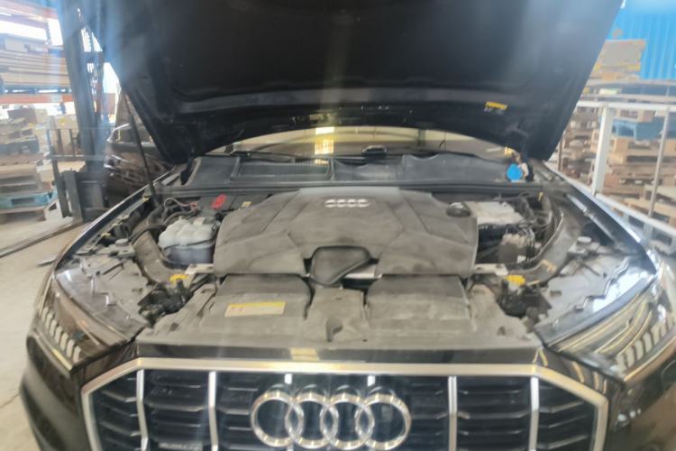 Used Audi Q7 2020 55 TFSI quattro S line sports model Engine Bay