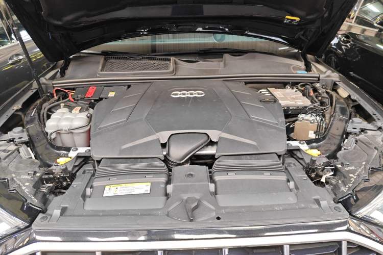 Used Audi Q7 2020 55 TFSI quattro S line sports model Engine Bay