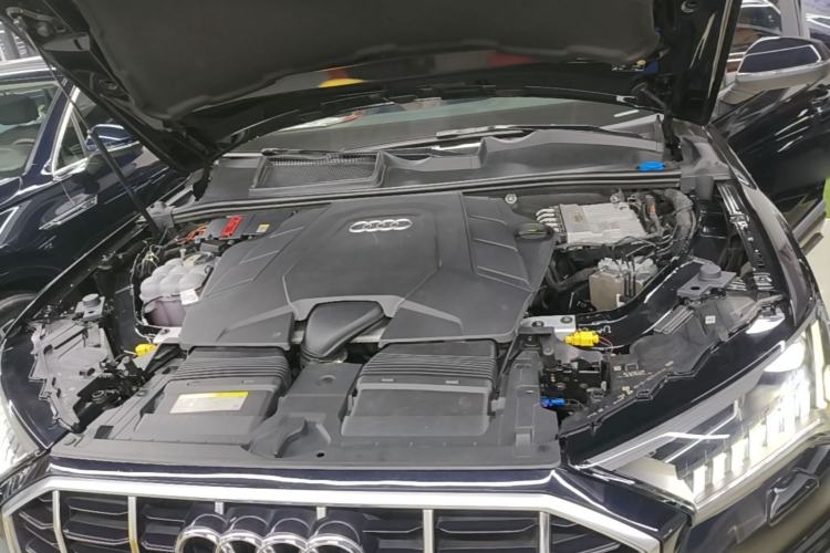 Used Audi Q7 2020 55 TFSI quattro S line sports model Engine Bay