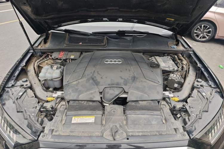 Used Audi Q7 2020 55 TFSI quattro S line sports model Engine Bay