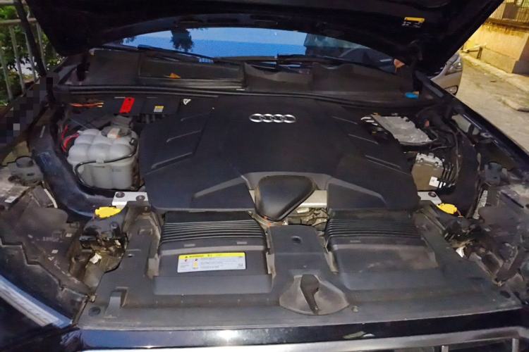 Used Audi Q7 2020 55 TFSI quattro S line sports model Engine Bay