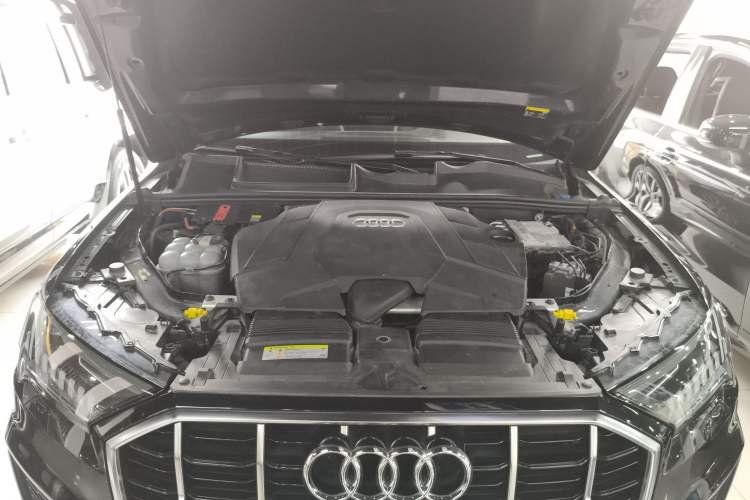 Used Audi Q7 2020 55 TFSI quattro S line sports model Engine Bay