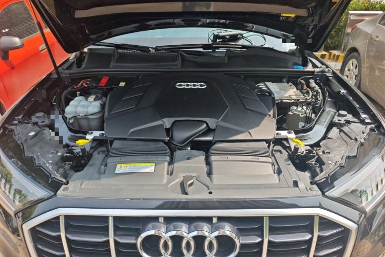 Used Audi Q7 2020 55 TFSI quattro S line sports model Engine Bay