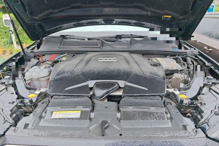 Used Audi Q7 2020 55 TFSI quattro S line sports model Engine Bay