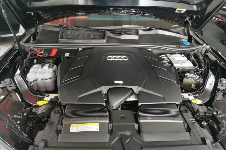 Used Audi Q7 2020 55 TFSI quattro S line sports model Engine Bay
