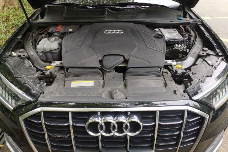 Used Audi Q7 2020 55 TFSI quattro S line sports model Engine Bay