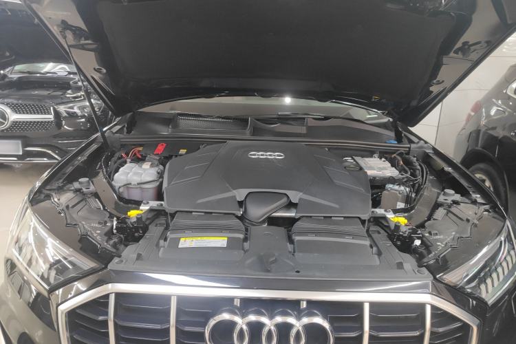 Used Audi Q7 2020 55 TFSI quattro S line sports model Engine Bay