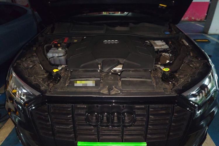 Used Audi Q7 2020 55 TFSI quattro Black Warrior Exclusive Edition Engine Bay
