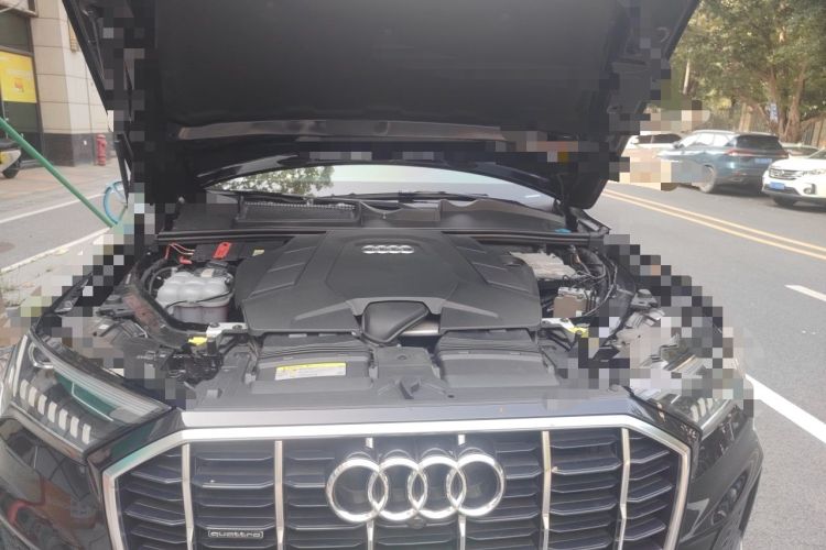 Used Audi Q7 2020 55 TFSI quattro S line sports model Engine Bay