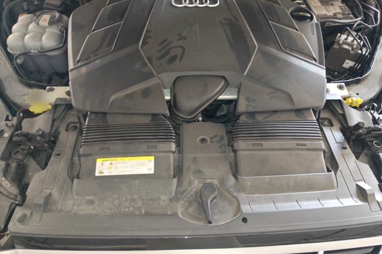 Used Audi Q7 2020 55 TFSI quattro S line sports model Engine Bay