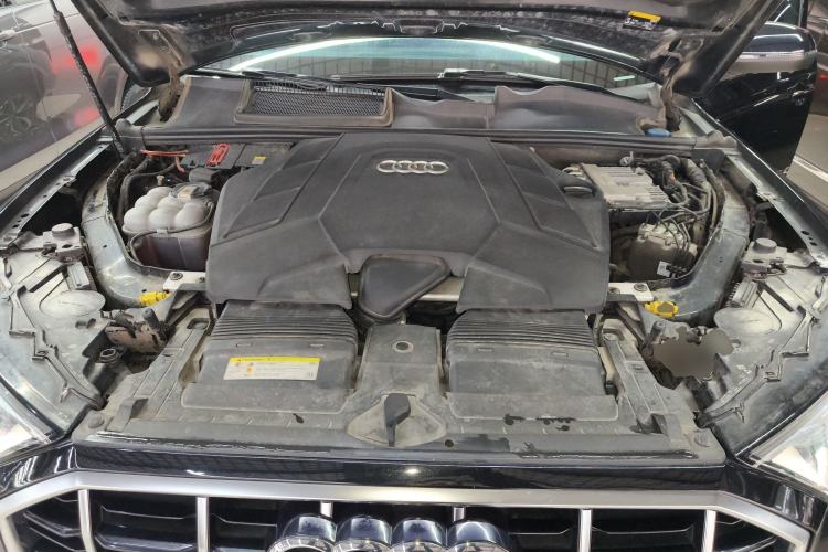Used Audi Q7 2020 55 TFSI quattro S line sports model Engine Bay