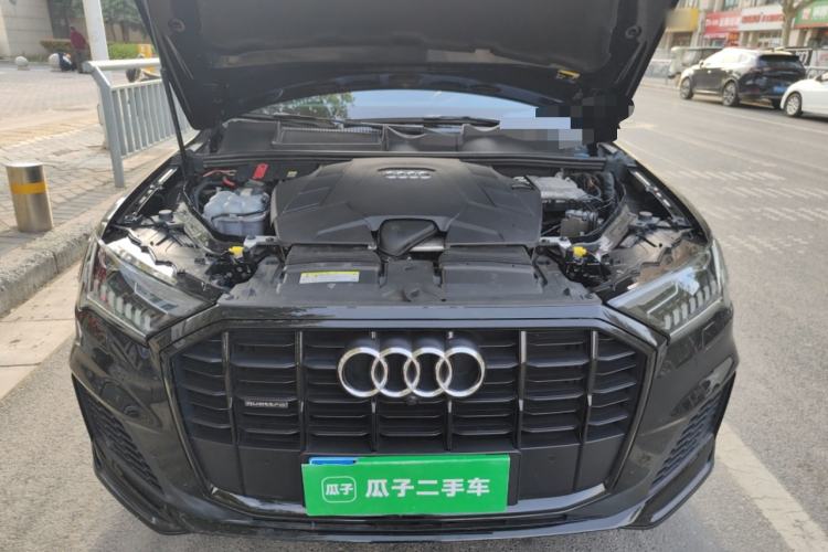 Used Audi Q7 2020 55 TFSI quattro Black Warrior Exclusive Edition Engine Bay