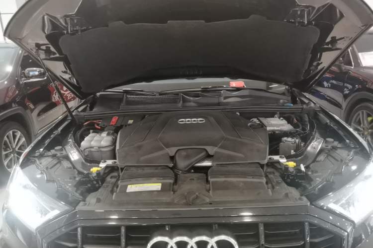 Used Audi Q7 2020 55 TFSI quattro Black Warrior Exclusive Edition Engine Bay