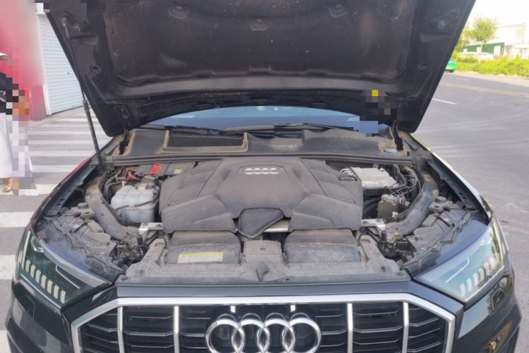 Used Audi Q7 2020 55 TFSI quattro S line sports model Engine Bay