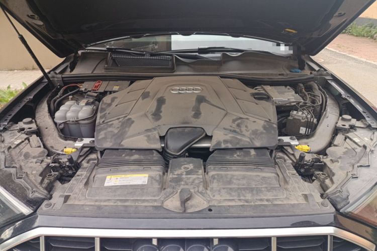 Used Audi Q7 2020 55 TFSI quattro S line sports model Engine Bay