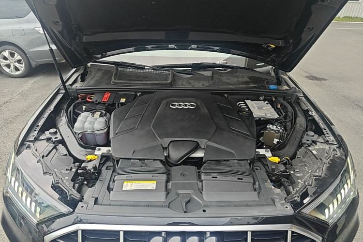 Used Audi Q7 2020 55 TFSI quattro S line sports model Engine Bay