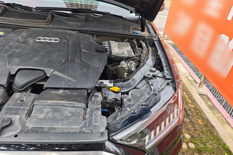 Used Audi Q7  Engine Bay Left
