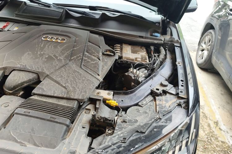 Used Audi Q7 2020 55 TFSI quattro S line Prestige Edition Engine Bay Left