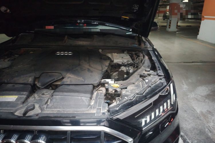 Used Audi Q7 2020 55 TFSI quattro S line sports model Engine Bay Left
