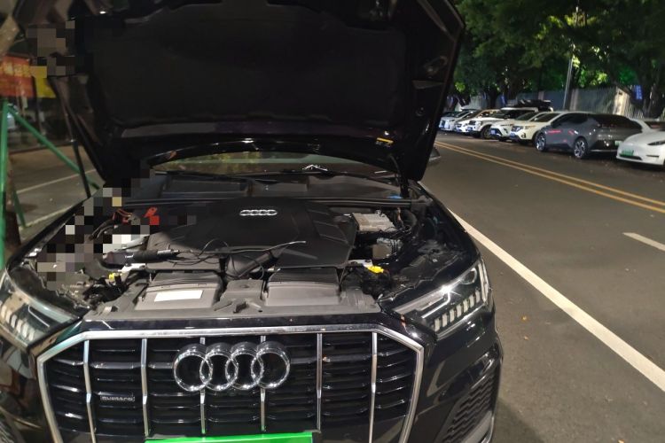 Used Audi Q7 2020 55 TFSI quattro S line sports model Engine Bay Left