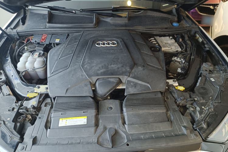 Used Audi Q7 2020 55 TFSI quattro S line sports model Engine Bay