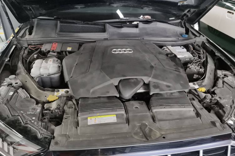 Used Audi Q7 2020 55 TFSI quattro S line sports model Engine Bay