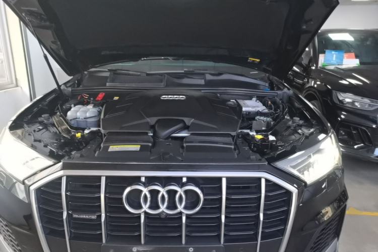 Used Audi Q7 2020 55 TFSI quattro S line sports model Engine Bay