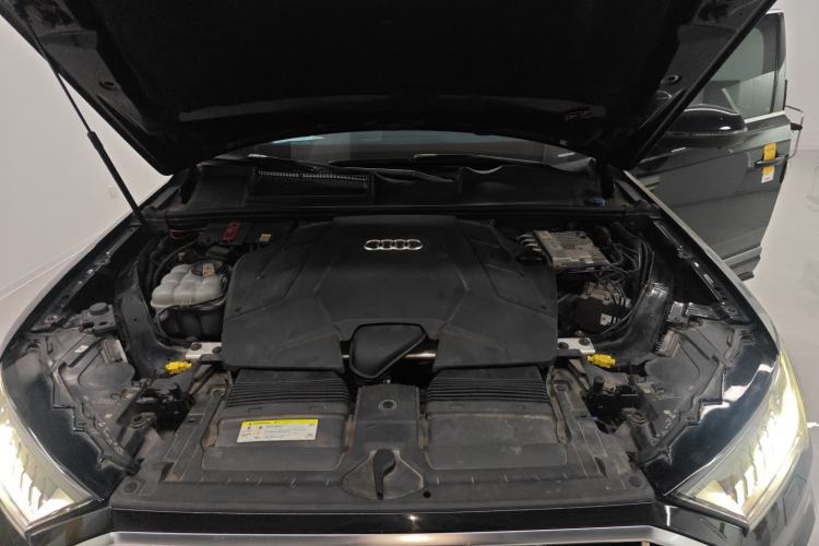 Used Audi Q7 2020 55 TFSI quattro S line sports model Engine Bay