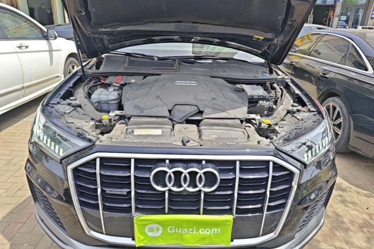 Used Audi Q7 2020 55 TFSI quattro S line sports model Engine Bay
