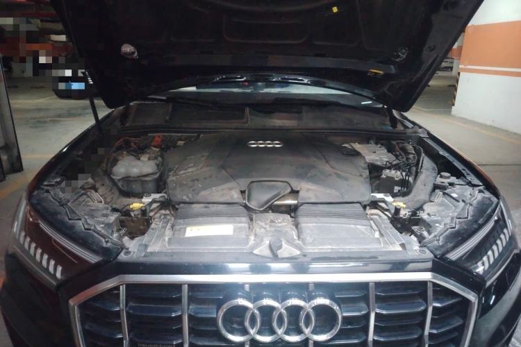 Used Audi Q7 2020 55 TFSI quattro S line sports model Engine Bay