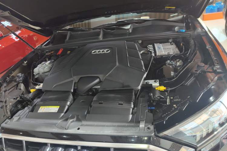 Used Audi Q7 2020 55 TFSI quattro S line sports model Engine Bay