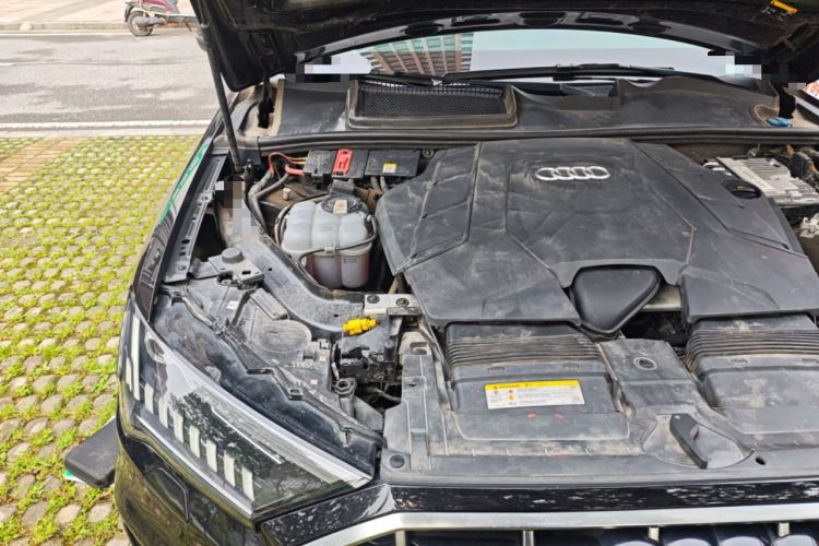 Used Audi Q7  Engine Bay Right
