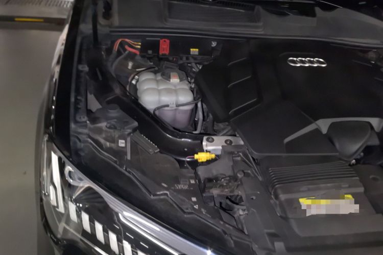 Used Audi Q7 2020 55 TFSI quattro S line sports model Engine Bay Right