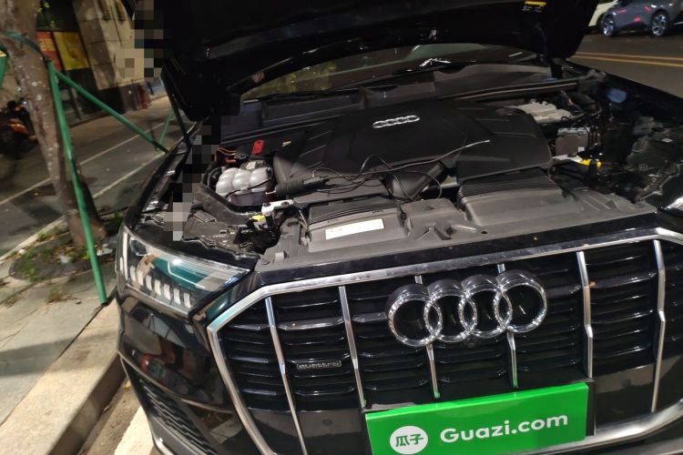 Used Audi Q7 2020 55 TFSI quattro S line sports model Engine Bay Right