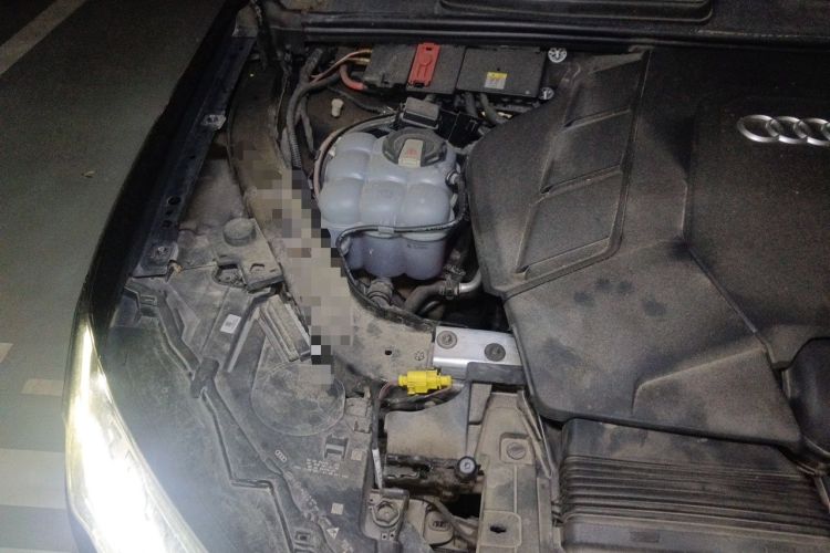 Used Audi Q7 2020 55 TFSI quattro S line sports model Engine Bay Right