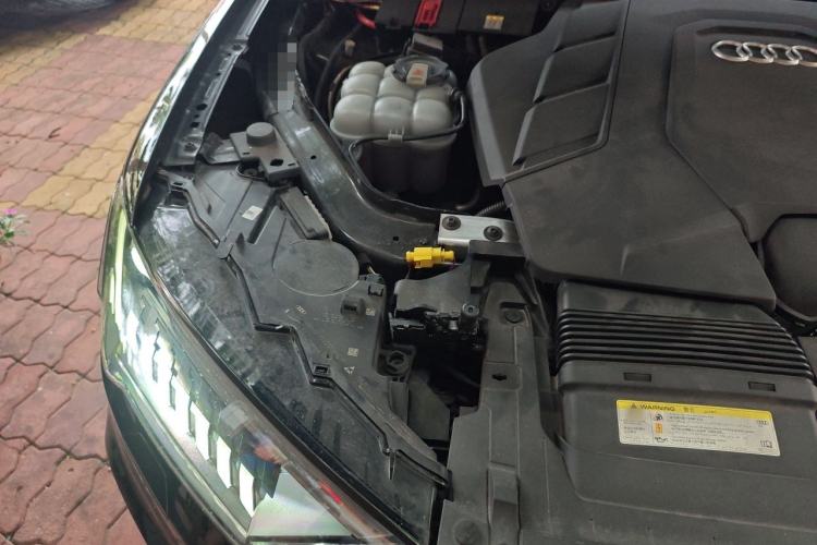 Used Audi Q7 2020 55 TFSI quattro S line sports model Engine Bay Right