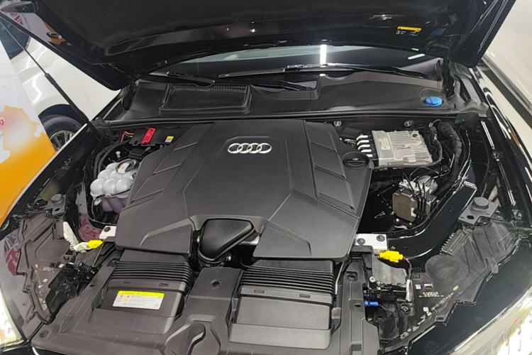 Used Audi Q7 2020 55 TFSI quattro S line sports model Engine Bay